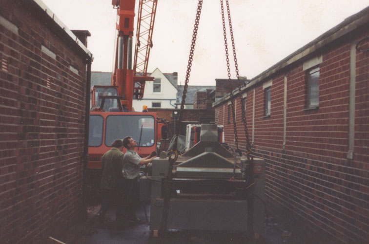 1992-06-00-moveburnley-8